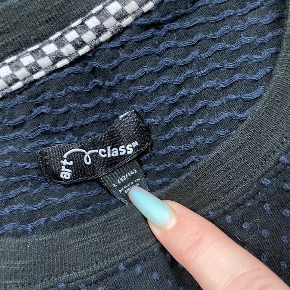 Boys youth tee with polka dots - Picture 3 of 3